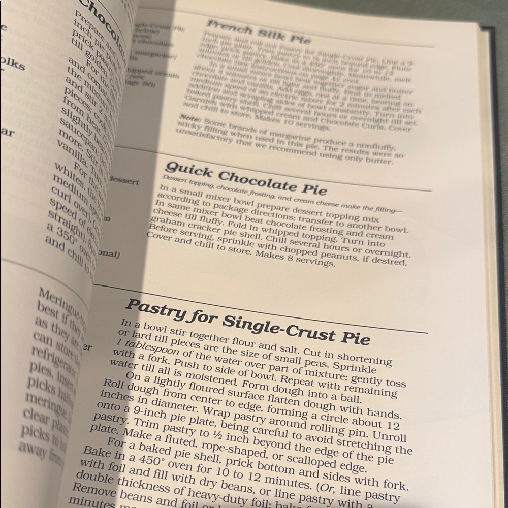 Vintage Better Homes and Gardens Chocolate Delight Cookbook - and Red Cover - Picture 6 of 7